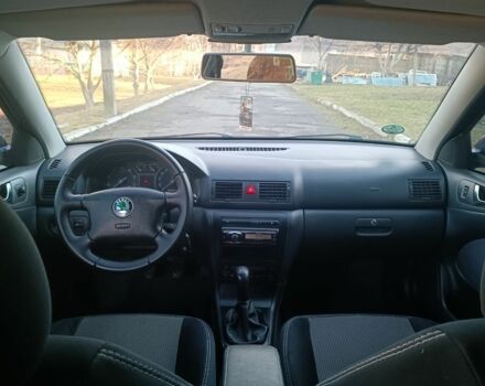 Чорний Шкода Октавія, об'ємом двигуна 2 л та пробігом 217 тис. км за 4500 $, фото 5 на Automoto.ua