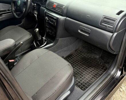 Чорний Шкода Октавія, об'ємом двигуна 1.6 л та пробігом 219 тис. км за 4650 $, фото 7 на Automoto.ua