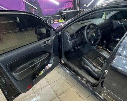 Черный Шкода Октавия, объемом двигателя 2 л и пробегом 275 тыс. км за 4800 $, фото 7 на Automoto.ua