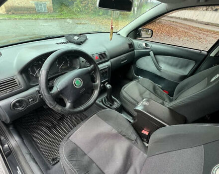 Черный Шкода Октавия, объемом двигателя 1.6 л и пробегом 375 тыс. км за 4600 $, фото 8 на Automoto.ua