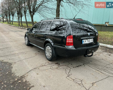 Черный Шкода Октавия, объемом двигателя 1.6 л и пробегом 263 тыс. км за 4500 $, фото 3 на Automoto.ua