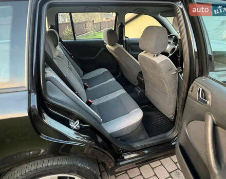 Черный Шкода Октавия, объемом двигателя 1.6 л и пробегом 168 тыс. км за 4950 $, фото 9 на Automoto.ua