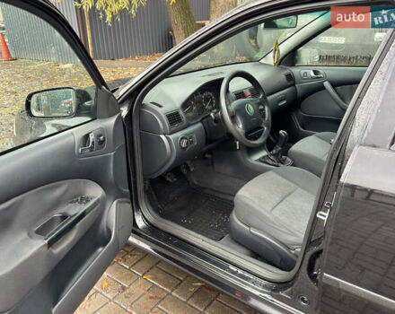 Черный Шкода Октавия, объемом двигателя 1.6 л и пробегом 215 тыс. км за 4800 $, фото 11 на Automoto.ua