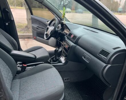 Черный Шкода Октавия, объемом двигателя 1.6 л и пробегом 279 тыс. км за 4500 $, фото 2 на Automoto.ua