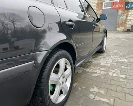 Черный Шкода Октавия, объемом двигателя 1.6 л и пробегом 348 тыс. км за 4200 $, фото 11 на Automoto.ua