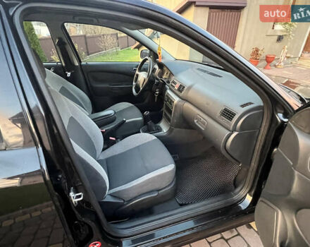 Черный Шкода Октавия, объемом двигателя 1.6 л и пробегом 168 тыс. км за 4950 $, фото 10 на Automoto.ua