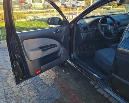 Черный Шкода Октавия, объемом двигателя 1.6 л и пробегом 221 тыс. км за 3200 $, фото 7 на Automoto.ua