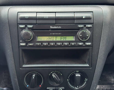 Черный Шкода Октавия, объемом двигателя 1.6 л и пробегом 215 тыс. км за 4800 $, фото 18 на Automoto.ua