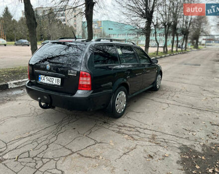 Черный Шкода Октавия, объемом двигателя 1.6 л и пробегом 263 тыс. км за 4500 $, фото 12 на Automoto.ua