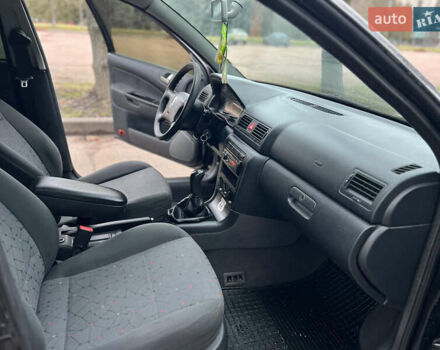 Черный Шкода Октавия, объемом двигателя 1.6 л и пробегом 263 тыс. км за 4500 $, фото 1 на Automoto.ua