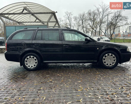 Черный Шкода Октавия, объемом двигателя 1.6 л и пробегом 215 тыс. км за 4800 $, фото 4 на Automoto.ua