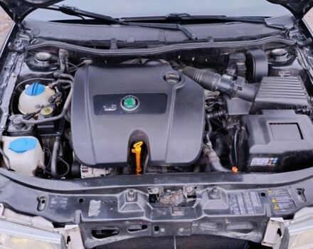 Черный Шкода Октавия, объемом двигателя 1 л и пробегом 256 тыс. км за 5300 $, фото 1 на Automoto.ua