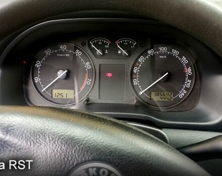 Черный Шкода Октавия, объемом двигателя 1.6 л и пробегом 200 тыс. км за 6000 $, фото 11 на Automoto.ua