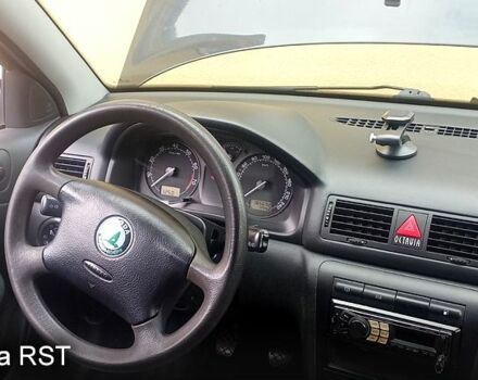 Черный Шкода Октавия, объемом двигателя 1.6 л и пробегом 200 тыс. км за 6000 $, фото 10 на Automoto.ua