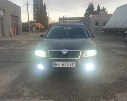 Чорний Шкода Октавія, об'ємом двигуна 1.6 л та пробігом 213 тис. км за 6000 $, фото 1 на Automoto.ua