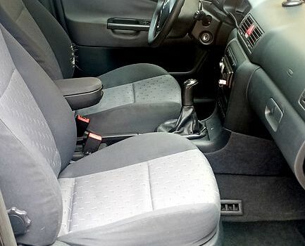 Черный Шкода Октавия, объемом двигателя 1.6 л и пробегом 200 тыс. км за 6000 $, фото 6 на Automoto.ua