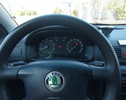 Черный Шкода Октавия, объемом двигателя 1.6 л и пробегом 242 тыс. км за 5200 $, фото 3 на Automoto.ua