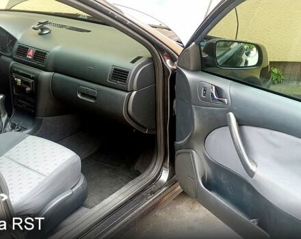 Черный Шкода Октавия, объемом двигателя 1.6 л и пробегом 200 тыс. км за 6000 $, фото 5 на Automoto.ua