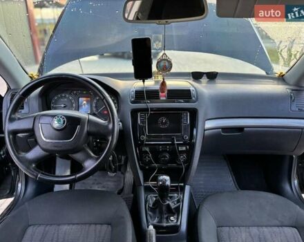 Черный Шкода Октавия, объемом двигателя 2 л и пробегом 270 тыс. км за 5800 $, фото 8 на Automoto.ua