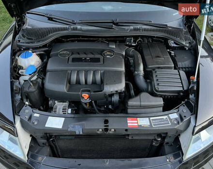 Черный Шкода Октавия, объемом двигателя 1.6 л и пробегом 203 тыс. км за 6300 $, фото 4 на Automoto.ua