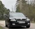 Черный Шкода Октавия, объемом двигателя 1.6 л и пробегом 220 тыс. км за 5700 $, фото 1 на Automoto.ua