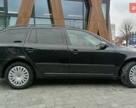 Черный Шкода Октавия, объемом двигателя 1.6 л и пробегом 350 тыс. км за 4800 $, фото 7 на Automoto.ua