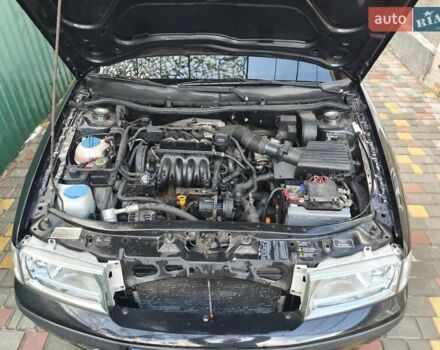 Черный Шкода Октавия, объемом двигателя 1.6 л и пробегом 158 тыс. км за 5200 $, фото 6 на Automoto.ua