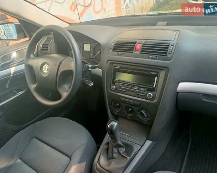Черный Шкода Октавия, объемом двигателя 1.6 л и пробегом 240 тыс. км за 5650 $, фото 13 на Automoto.ua