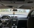 Черный Шкода Октавия, объемом двигателя 1.6 л и пробегом 304 тыс. км за 5100 $, фото 6 на Automoto.ua