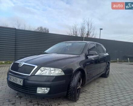 Черный Шкода Октавия, объемом двигателя 2 л и пробегом 200 тыс. км за 5500 $, фото 5 на Automoto.ua