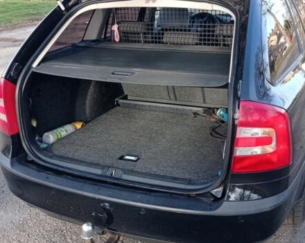 Черный Шкода Октавия, объемом двигателя 1.6 л и пробегом 290 тыс. км за 5300 $, фото 4 на Automoto.ua