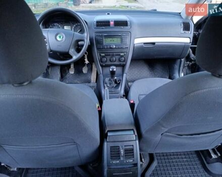 Черный Шкода Октавия, объемом двигателя 1.9 л и пробегом 320 тыс. км за 4750 $, фото 12 на Automoto.ua