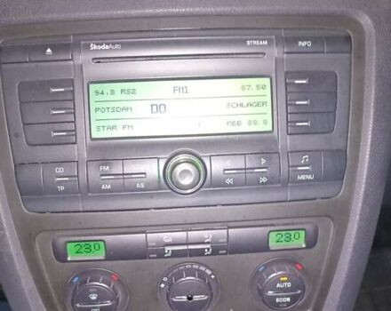 Черный Шкода Октавия, объемом двигателя 1.6 л и пробегом 286 тыс. км за 6375 $, фото 5 на Automoto.ua