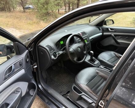 Черный Шкода Октавия, объемом двигателя 1.6 л и пробегом 220 тыс. км за 5450 $, фото 10 на Automoto.ua