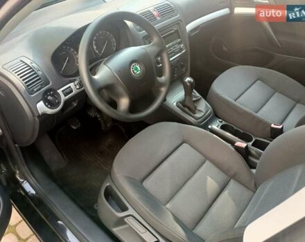 Черный Шкода Октавия, объемом двигателя 1.6 л и пробегом 240 тыс. км за 5650 $, фото 16 на Automoto.ua