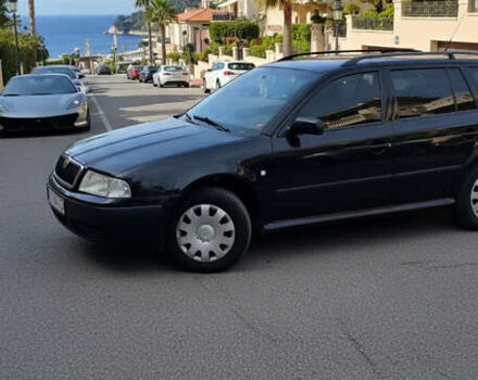 Черный Шкода Октавия, объемом двигателя 1.6 л и пробегом 420 тыс. км за 4900 $, фото 2 на Automoto.ua