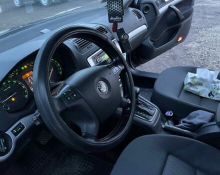 Черный Шкода Октавия, объемом двигателя 1.9 л и пробегом 400 тыс. км за 5200 $, фото 5 на Automoto.ua