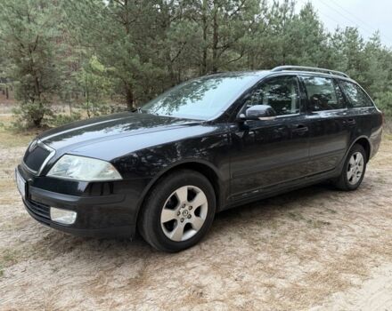 Черный Шкода Октавия, объемом двигателя 1.6 л и пробегом 220 тыс. км за 5450 $, фото 1 на Automoto.ua