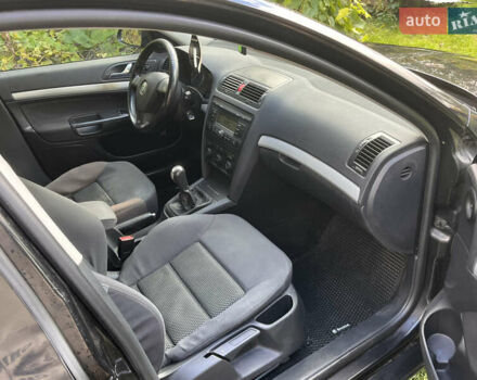 Черный Шкода Октавия, объемом двигателя 1.6 л и пробегом 194 тыс. км за 5500 $, фото 3 на Automoto.ua