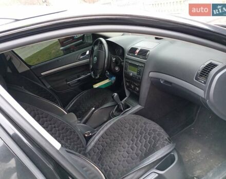 Чорний Шкода Октавія, об'ємом двигуна 1.6 л та пробігом 253 тис. км за 6300 $, фото 4 на Automoto.ua