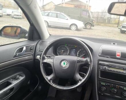 Черный Шкода Октавия, объемом двигателя 1.6 л и пробегом 165 тыс. км за 6750 $, фото 1 на Automoto.ua