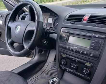 Черный Шкода Октавия, объемом двигателя 2 л и пробегом 257 тыс. км за 2350 $, фото 4 на Automoto.ua