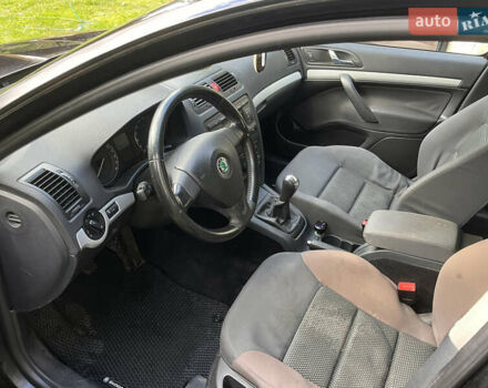 Черный Шкода Октавия, объемом двигателя 1.6 л и пробегом 194 тыс. км за 5500 $, фото 4 на Automoto.ua