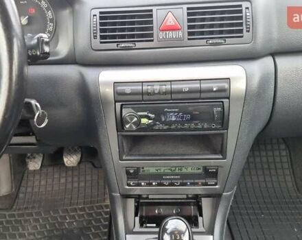 Черный Шкода Октавия, объемом двигателя 1.6 л и пробегом 217 тыс. км за 5700 $, фото 20 на Automoto.ua