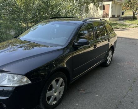 Черный Шкода Октавия, объемом двигателя 1.6 л и пробегом 304 тыс. км за 5100 $, фото 1 на Automoto.ua