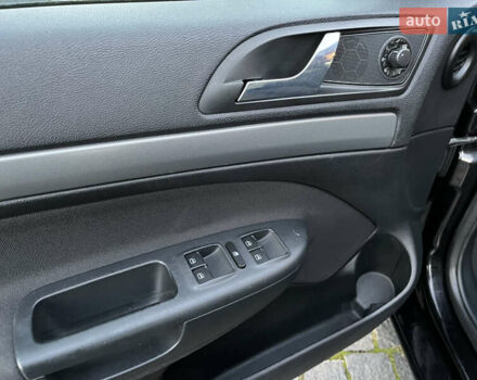 Черный Шкода Октавия, объемом двигателя 1.6 л и пробегом 203 тыс. км за 6300 $, фото 19 на Automoto.ua