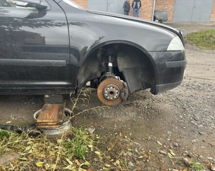 Черный Шкода Октавия, объемом двигателя 1.6 л и пробегом 300 тыс. км за 3500 $, фото 8 на Automoto.ua