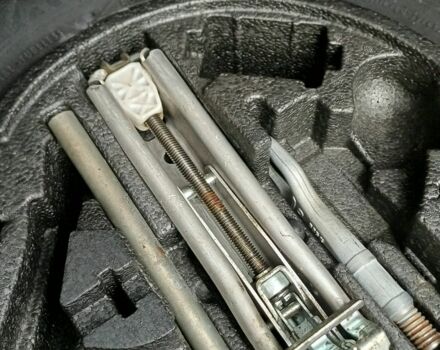 Черный Шкода Октавия, объемом двигателя 1.6 л и пробегом 350 тыс. км за 4800 $, фото 18 на Automoto.ua