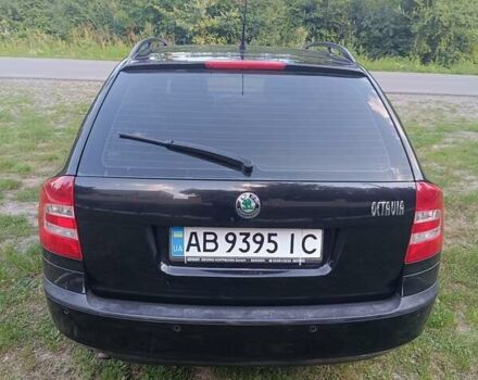 Черный Шкода Октавия, объемом двигателя 1.6 л и пробегом 252 тыс. км за 5800 $, фото 1 на Automoto.ua