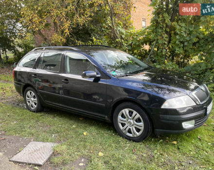 Черный Шкода Октавия, объемом двигателя 1.6 л и пробегом 192 тыс. км за 5600 $, фото 5 на Automoto.ua